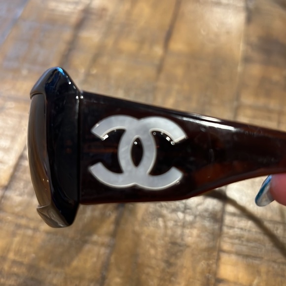 CHANEL Sunglasses Brown with Mother of Pearl CC logo model 5076-H. - Picture 2 of 9